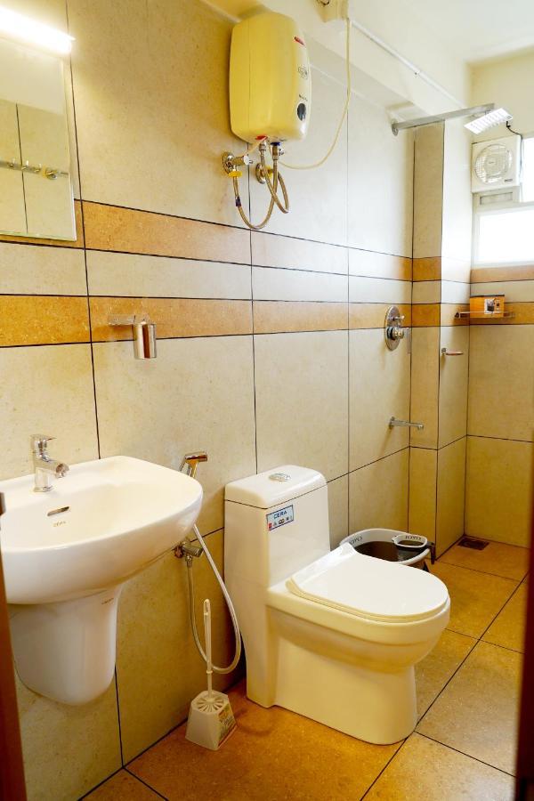 Kadampanattu'S Homestay Kochi Exteriör bild